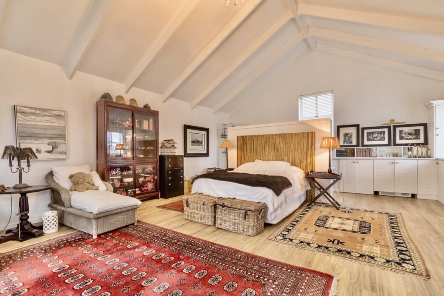 5 Bedroom Property for Sale in Grotto Bay Western Cape